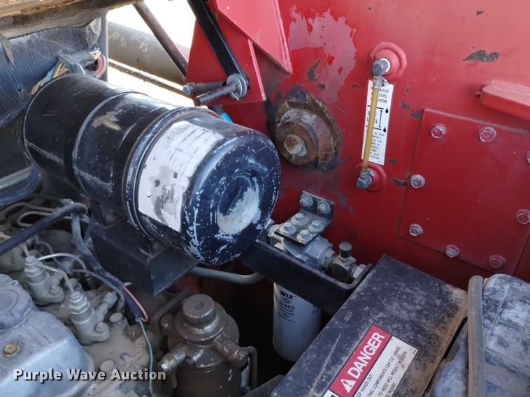 image for item DV6601 Gehl  5620 skid steer loader