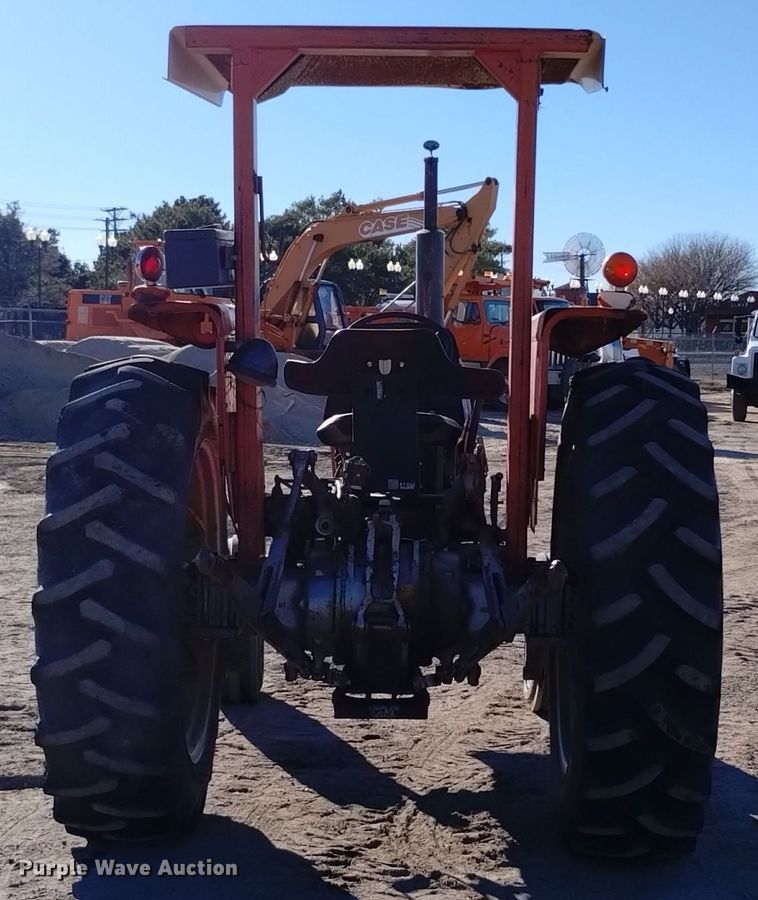 image for item DV6604 1977 Massey Ferguson  285 tractor