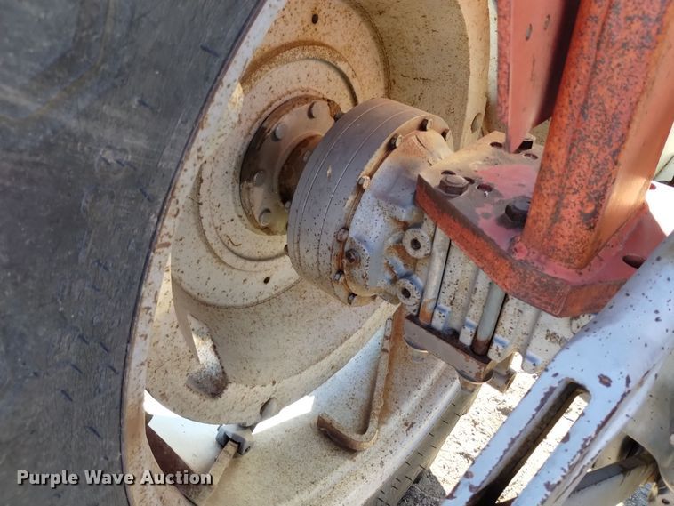 image for item DV6604 1977 Massey Ferguson  285 tractor