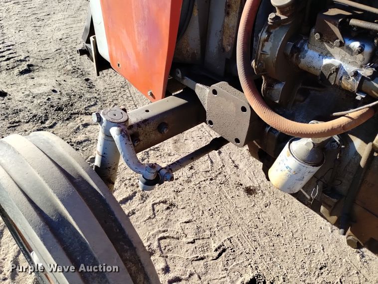 image for item DV6604 1977 Massey Ferguson  285 tractor