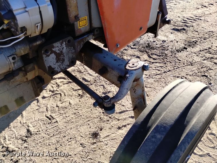 image for item DV6604 1977 Massey Ferguson  285 tractor