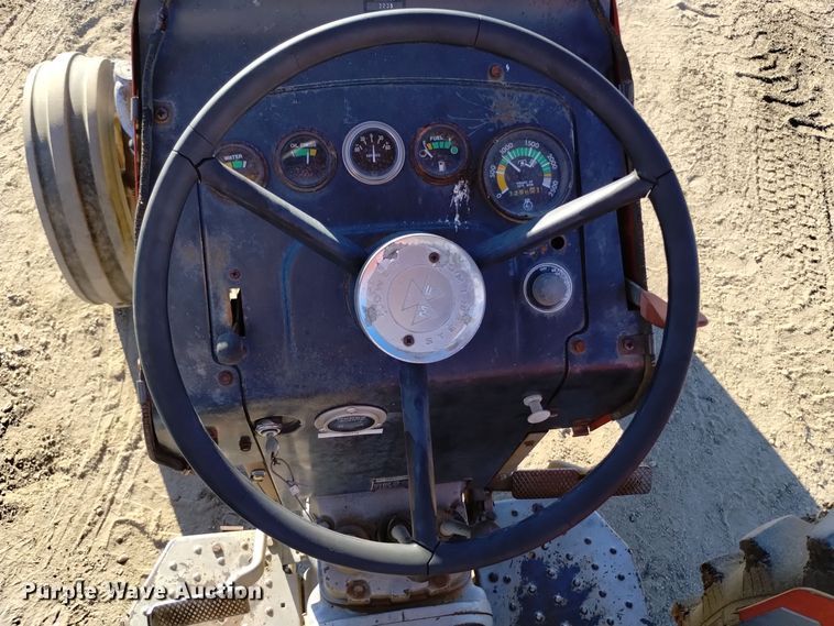 image for item DV6604 1977 Massey Ferguson  285 tractor