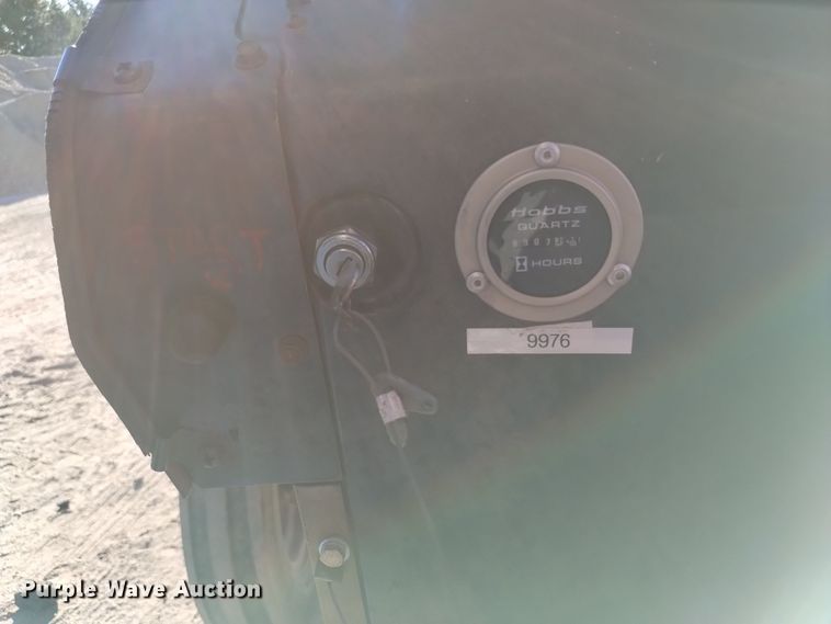 image for item DV6604 1977 Massey Ferguson  285 tractor