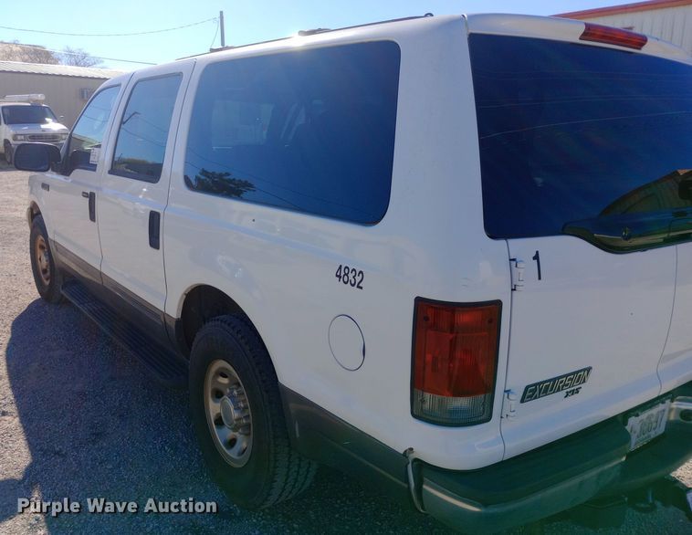 image for item DW0897 2003 Ford Excursion SUV