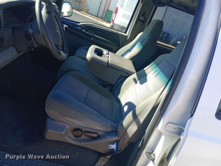 image for item DW0897 2003 Ford Excursion SUV