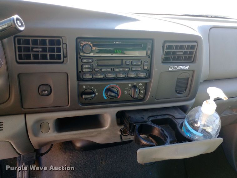 image for item DW0897 2003 Ford Excursion SUV