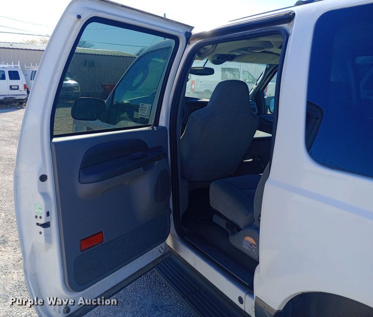 image for item DW0897 2003 Ford Excursion SUV