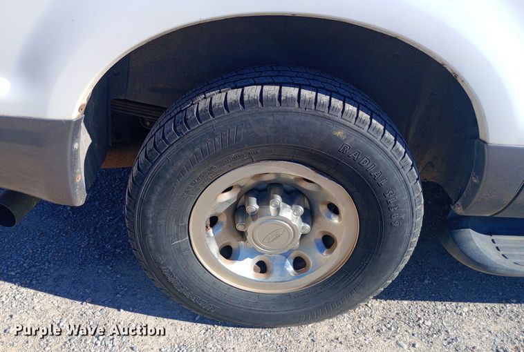 image for item DW0897 2003 Ford Excursion SUV