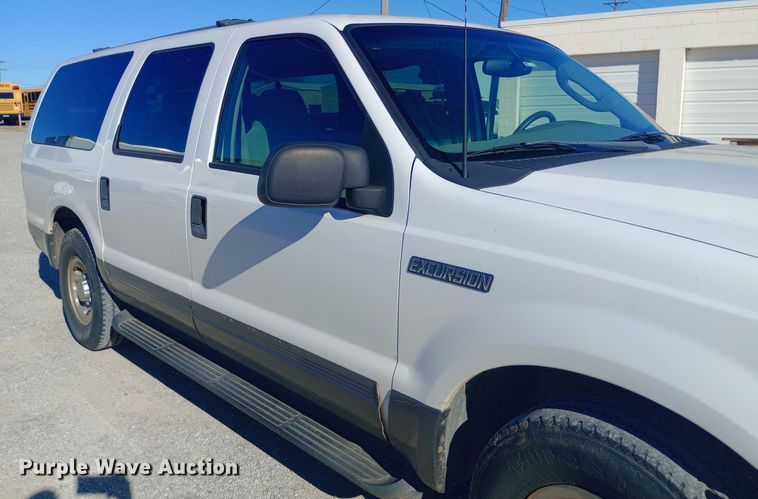 image for item DW0900 2003 Ford  Excursion SUV