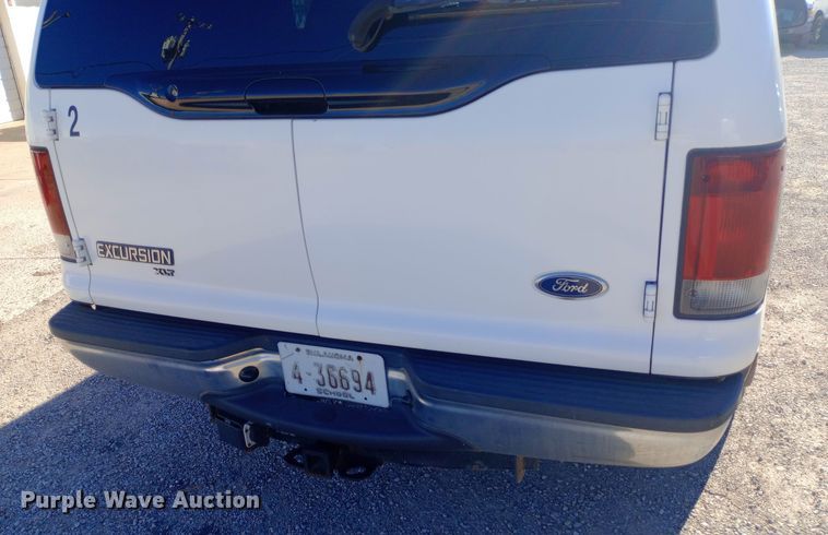 image for item DW0900 2003 Ford  Excursion SUV