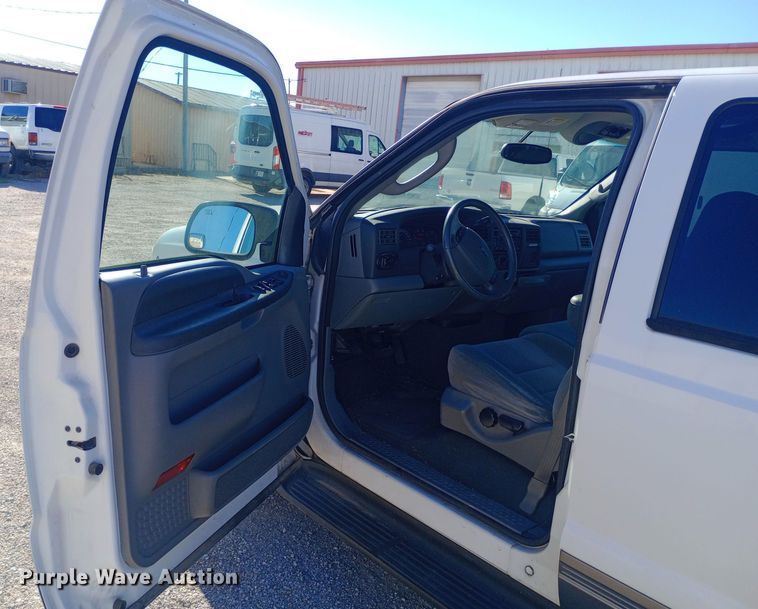 image for item DW0900 2003 Ford  Excursion SUV