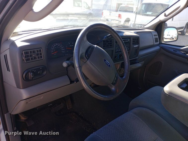 image for item DW0900 2003 Ford  Excursion SUV