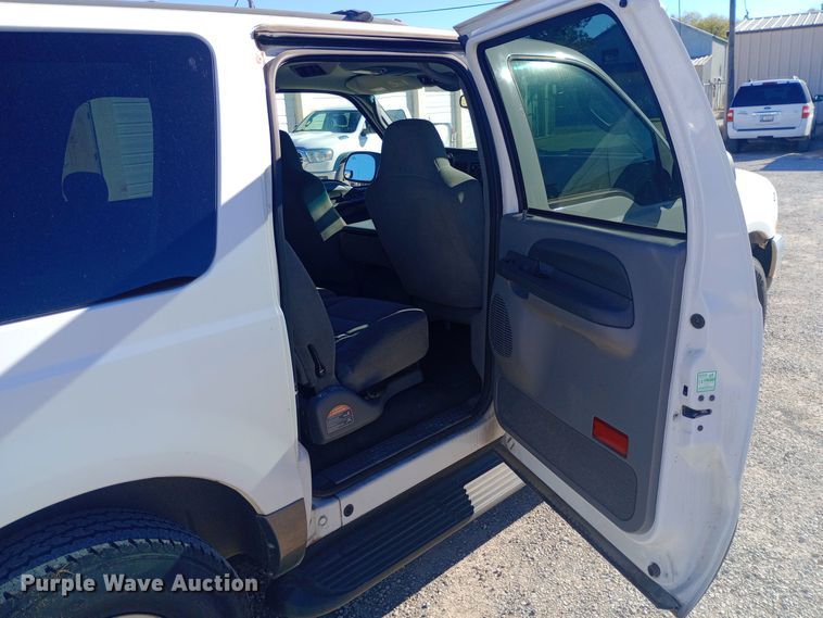 image for item DW0900 2003 Ford  Excursion SUV