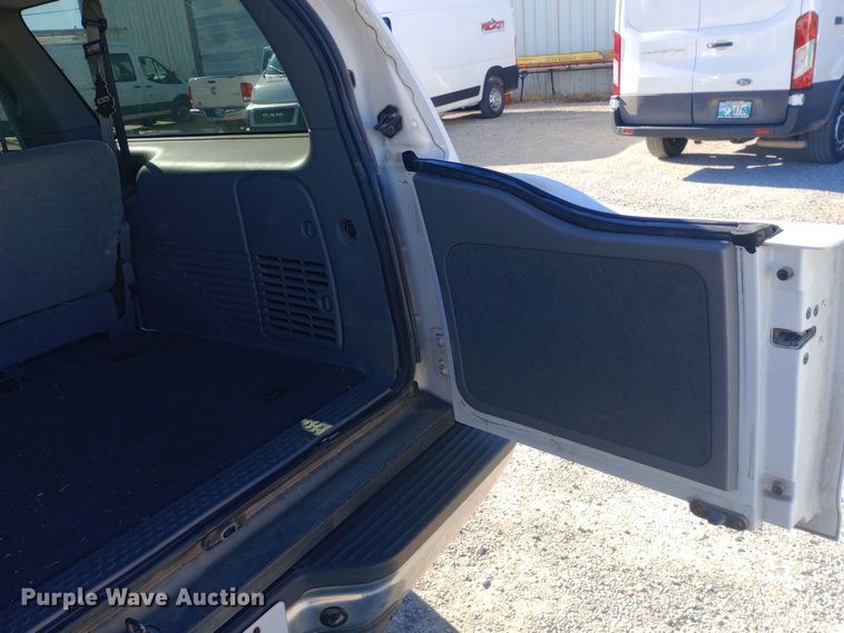 image for item DW0900 2003 Ford  Excursion SUV