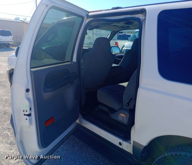 image for item DW0900 2003 Ford  Excursion SUV