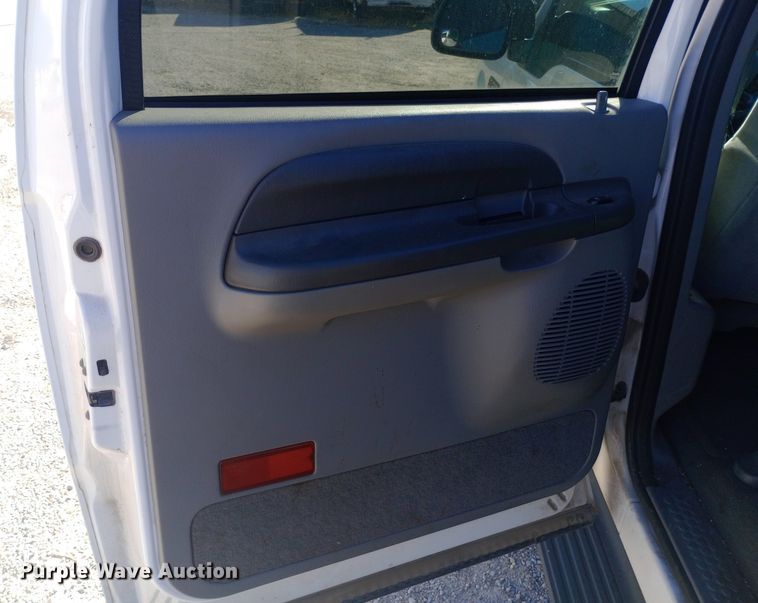 image for item DW0900 2003 Ford  Excursion SUV