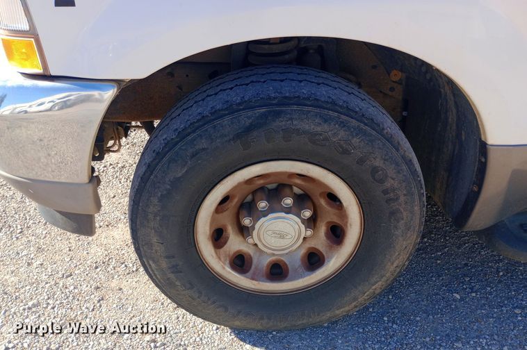 image for item DW0900 2003 Ford  Excursion SUV