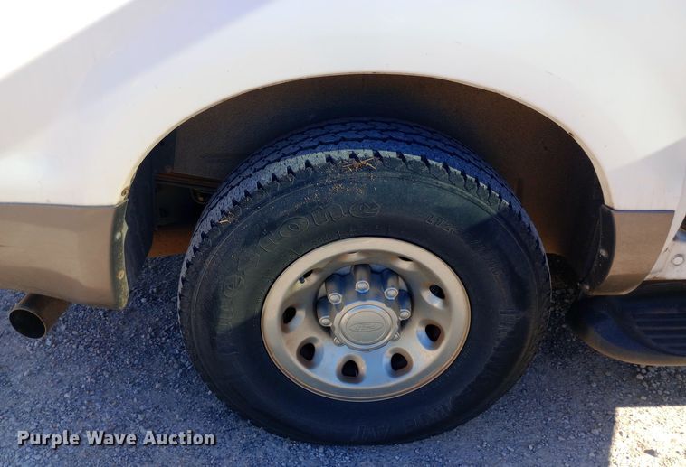 image for item DW0900 2003 Ford  Excursion SUV