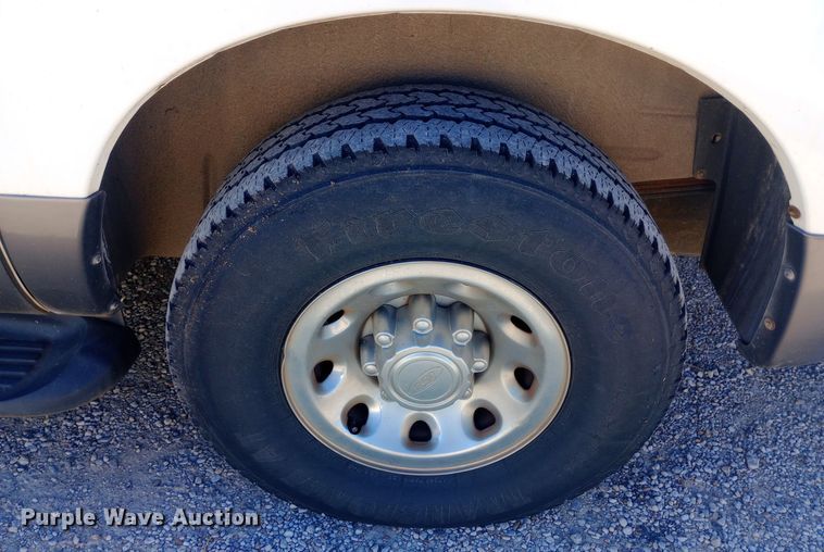 image for item DW0900 2003 Ford  Excursion SUV