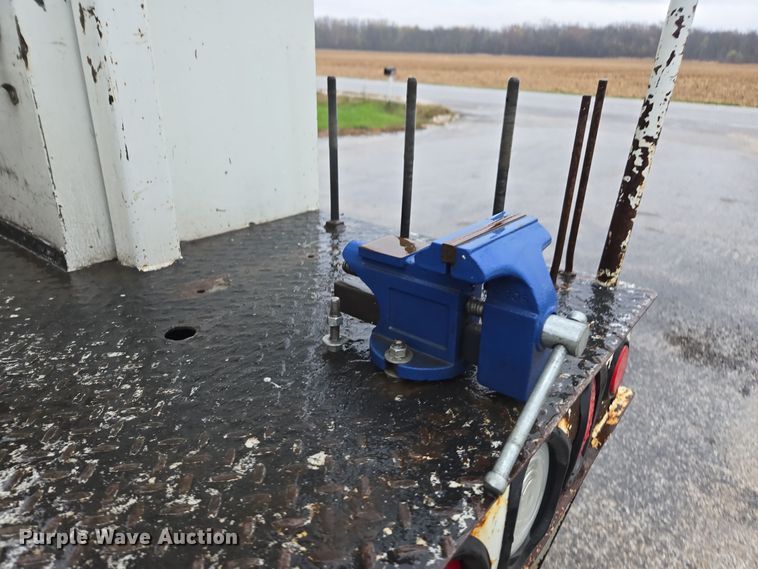 image for item DX1493 2006 International 7400 bucket truck