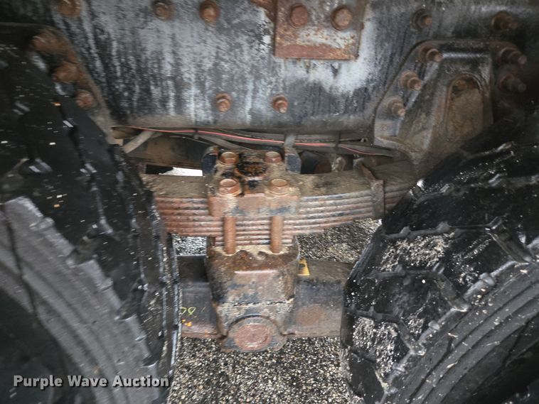 image for item DX1493 2006 International 7400 bucket truck