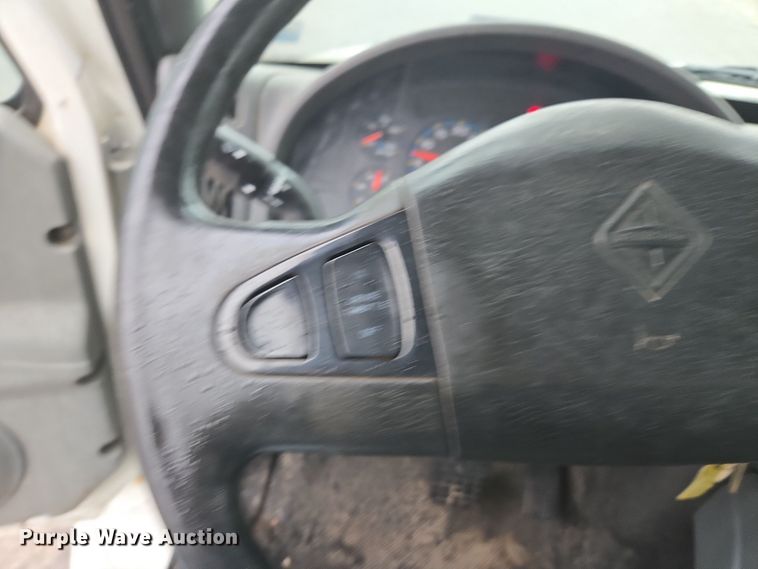 image for item DX1493 2006 International 7400 bucket truck