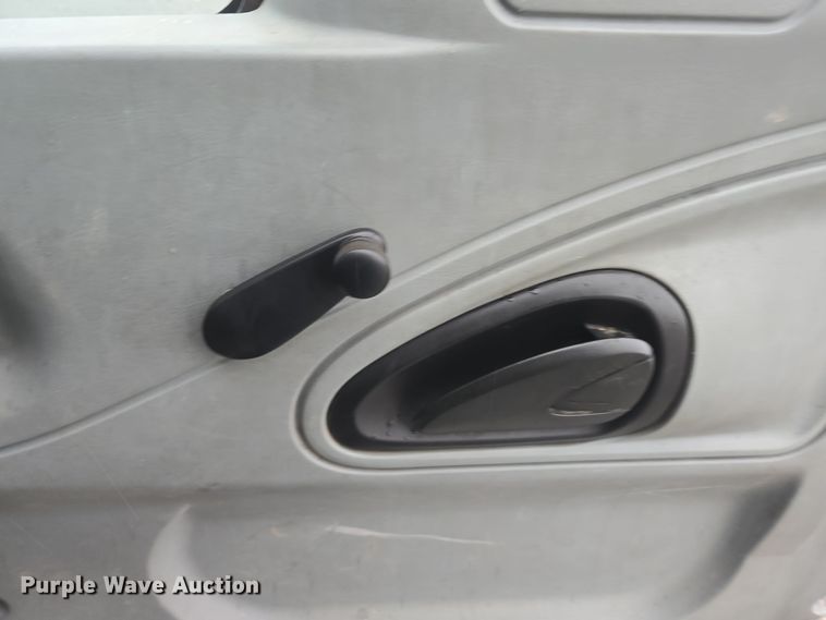 image for item DX1493 2006 International 7400 bucket truck