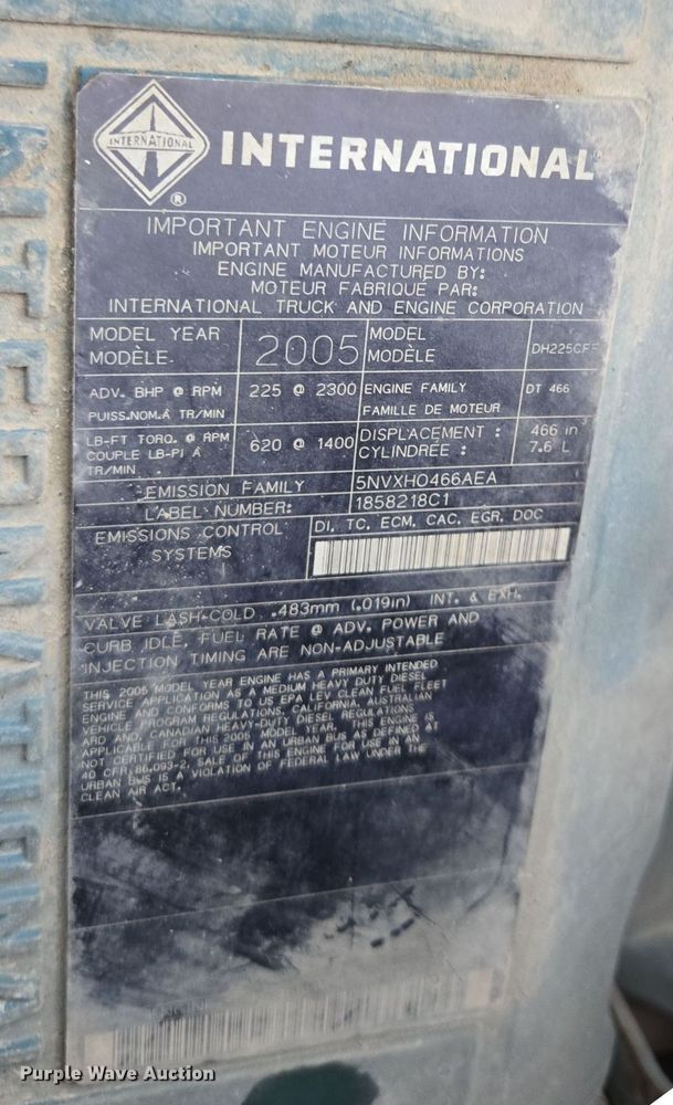 image for item DX1493 2006 International 7400 bucket truck