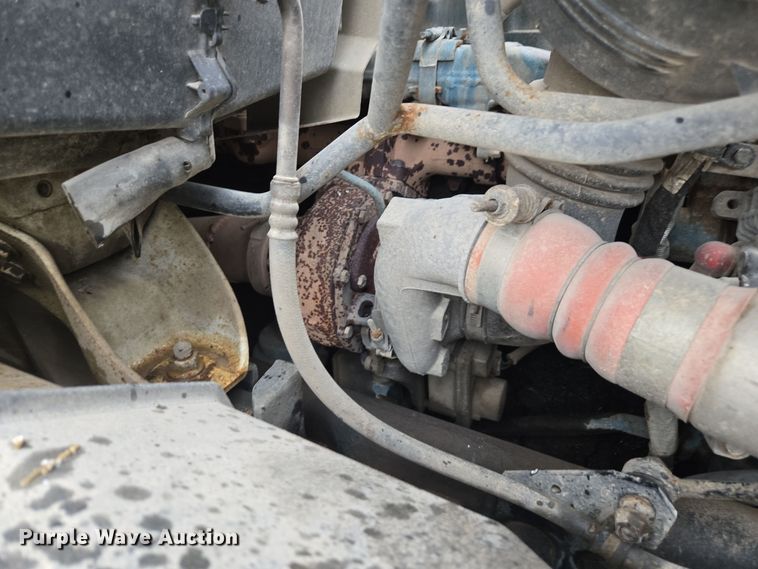 image for item DX1493 2006 International 7400 bucket truck