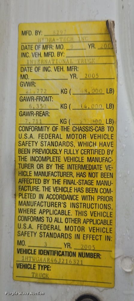 image for item DX1493 2006 International 7400 bucket truck