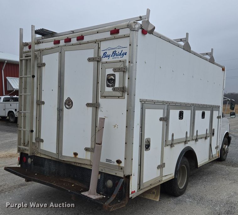 image for item DX1501 2005 Chevrolet Express delivery van