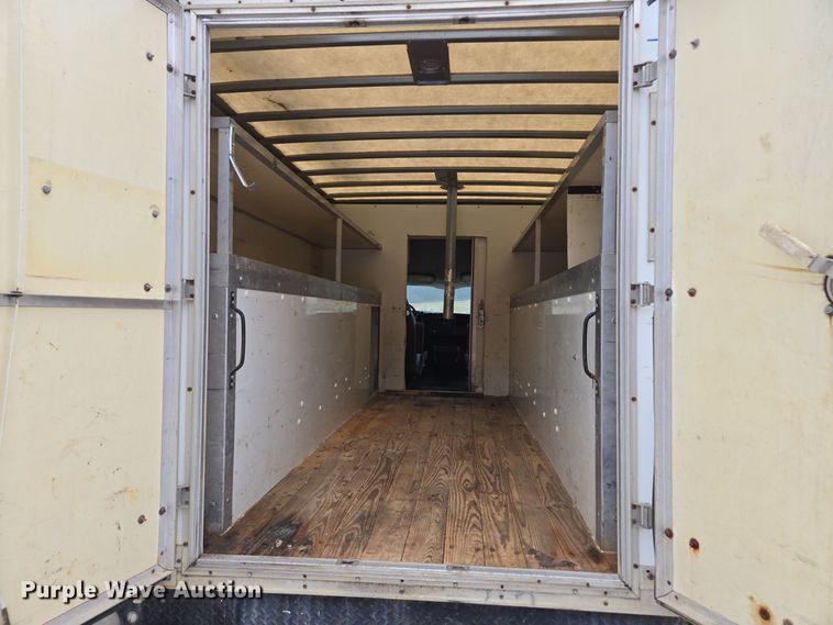 image for item DX1501 2005 Chevrolet Express delivery van