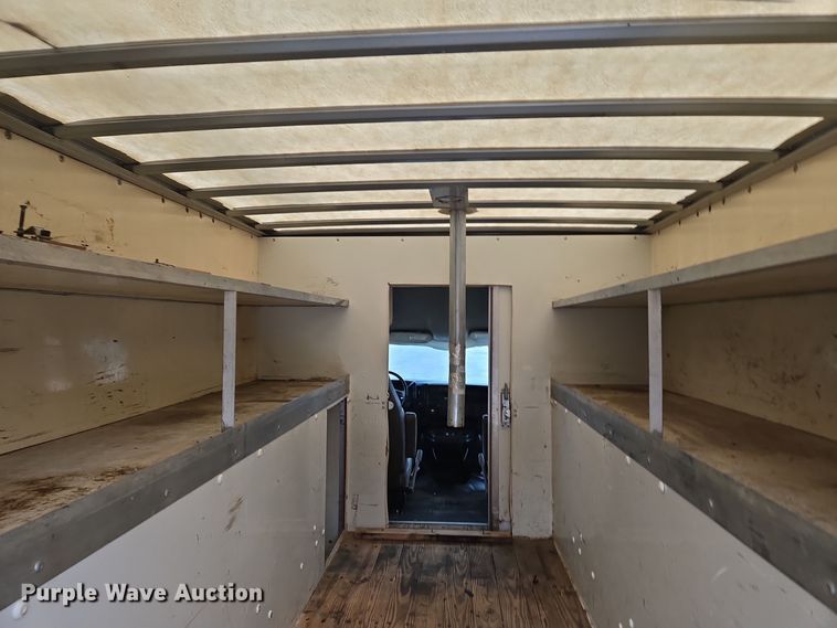 image for item DX1501 2005 Chevrolet Express delivery van