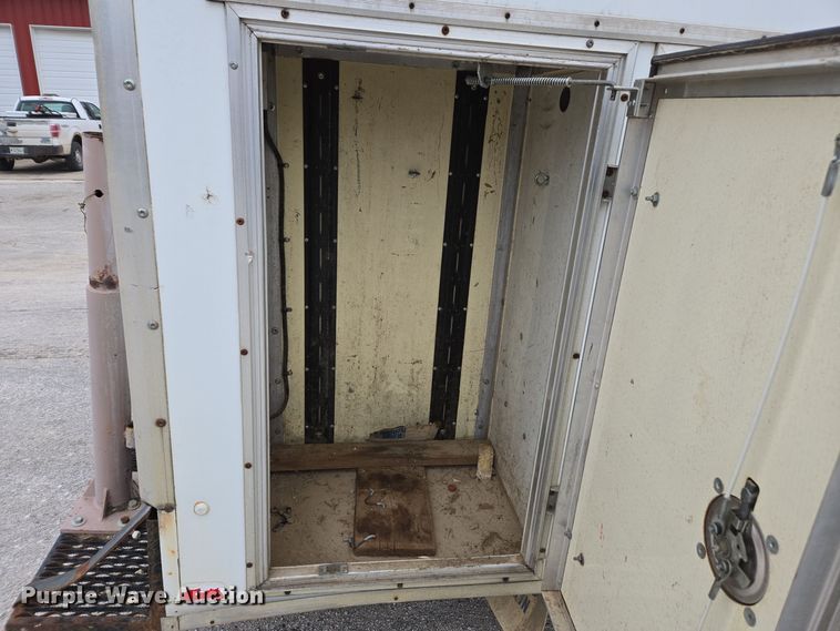 image for item DX1501 2005 Chevrolet Express delivery van