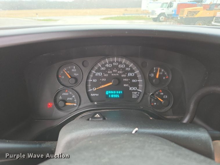 image for item DX1501 2005 Chevrolet Express delivery van