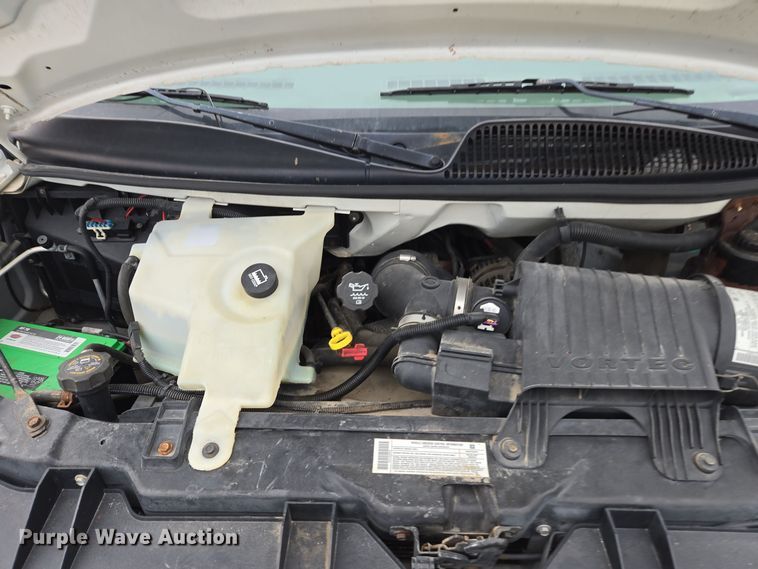 image for item DX1501 2005 Chevrolet Express delivery van