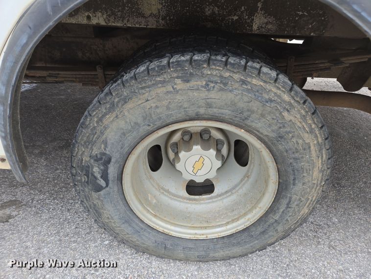 image for item DX1501 2005 Chevrolet Express delivery van