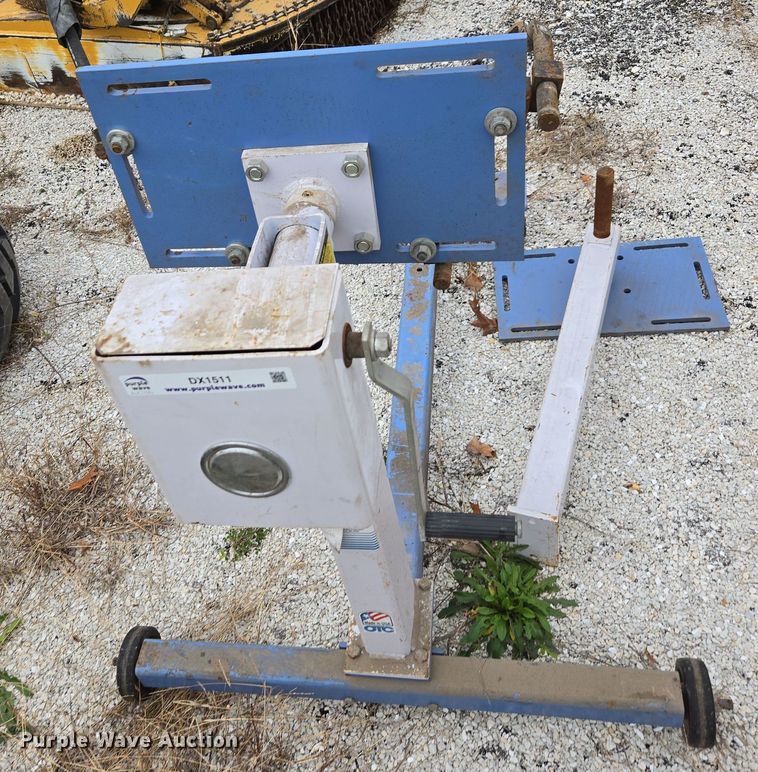 image for item DX1511 OTC Engine stand