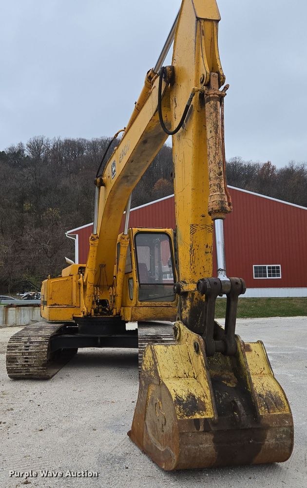 image for item DX1602 John Deere 690D excavator