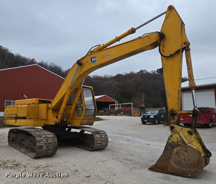 image for item DX1602 John Deere 690D excavator