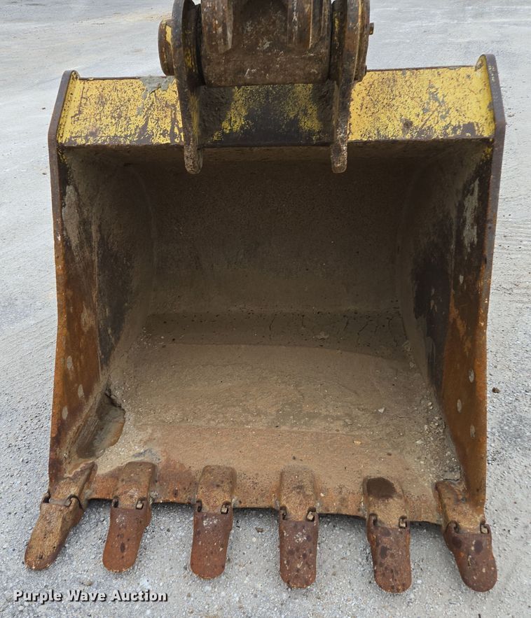 image for item DX1602 John Deere 690D excavator