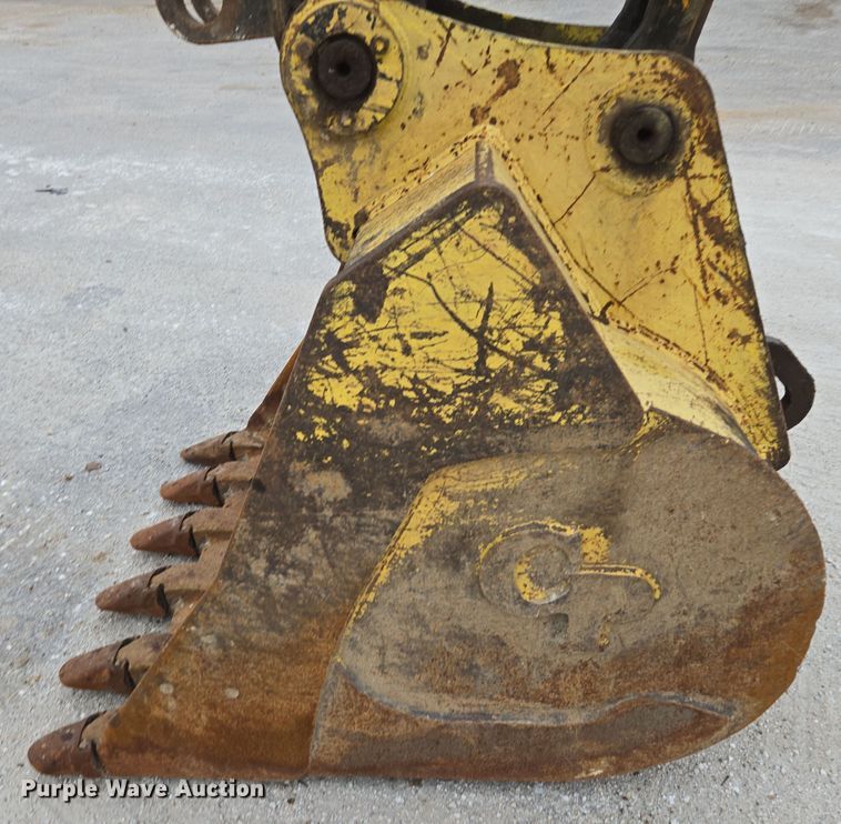 image for item DX1602 John Deere 690D excavator