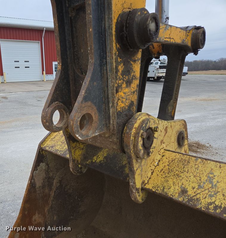 image for item DX1602 John Deere 690D excavator