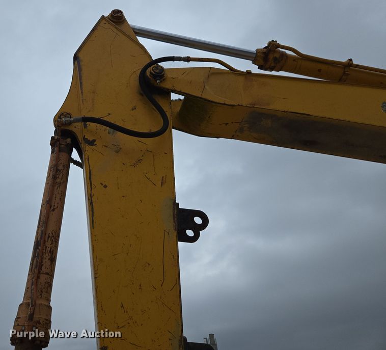 image for item DX1602 John Deere 690D excavator