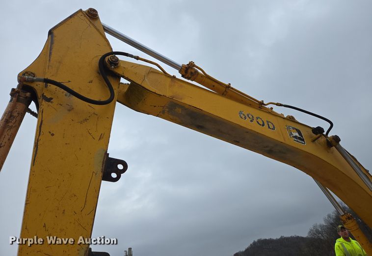 image for item DX1602 John Deere 690D excavator