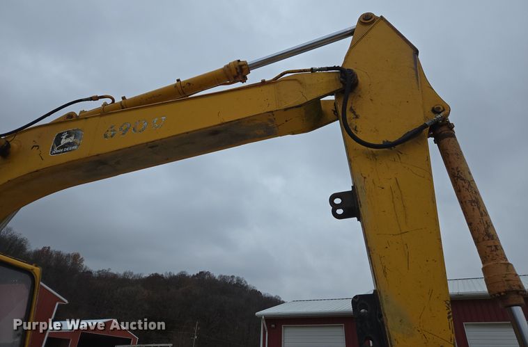 image for item DX1602 John Deere 690D excavator