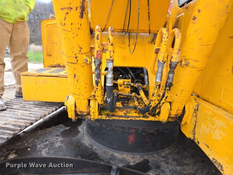 image for item DX1602 John Deere 690D excavator