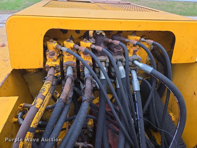 image for item DX1602 John Deere 690D excavator