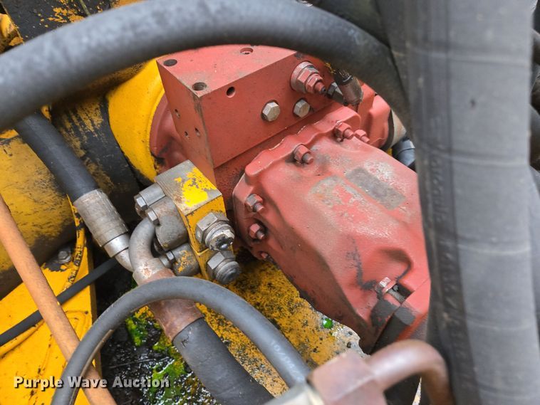 image for item DX1602 John Deere 690D excavator