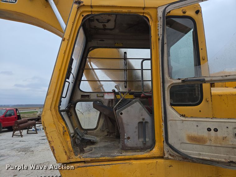 image for item DX1602 John Deere 690D excavator